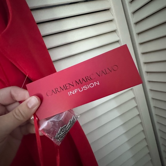 ♥️ Dark Red Carmen Marc Valvo Infusion Dress ♥️ - Picture 3 of 7